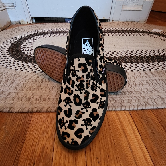 Vans Leopard and Skull Print Slip-On Sneakers - Picture 3 of 12